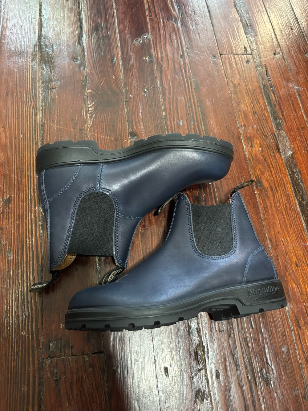 Like new Blundstone 2246 in Classic Navy, US Women’s 8 - Picture 3 of 8